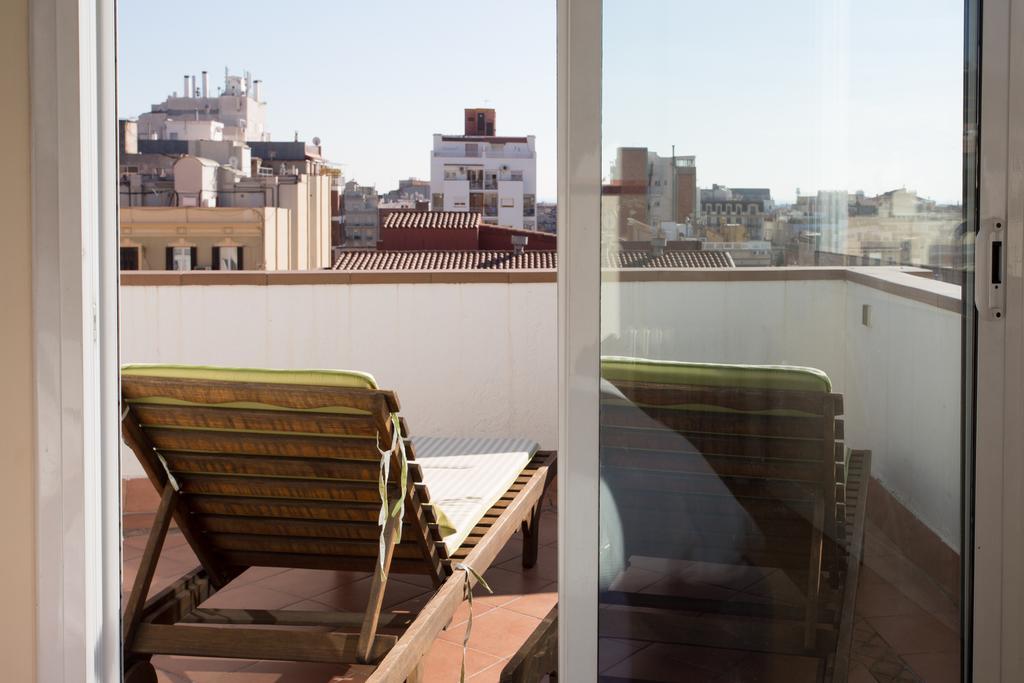 Gaudi Views Apartment Barcelona Exterior photo