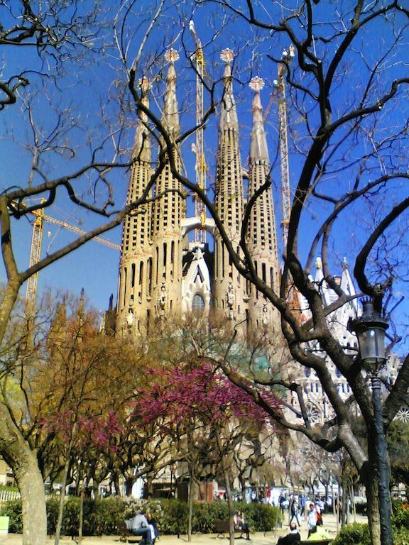 Gaudi Views Apartment Barcelona Exterior photo